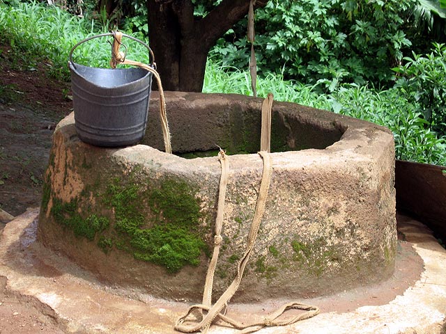 well-w-bucket